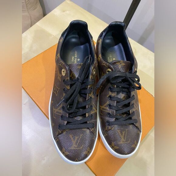 Louis Vuitton Front Row Sneakers - Picture 4 of 16